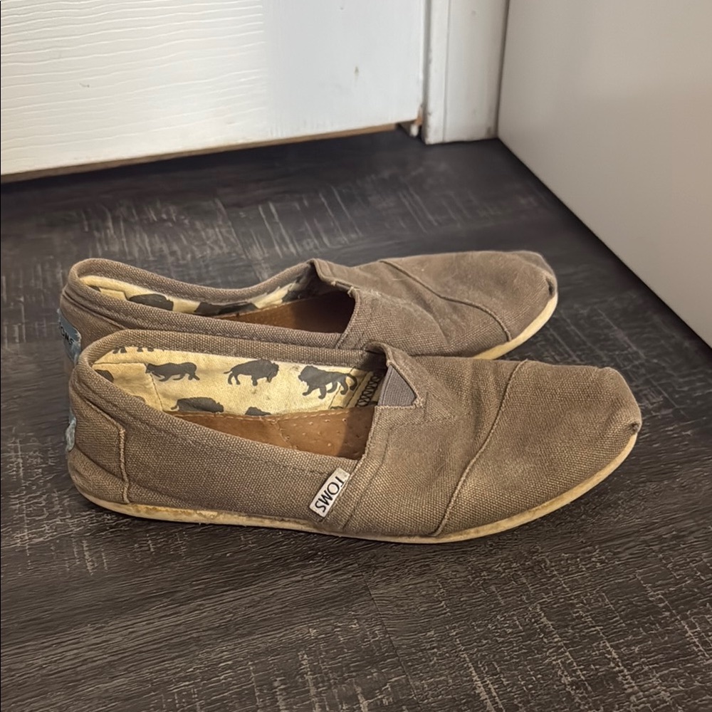TOMS Womens Casual Slip-On Shoes - Brown